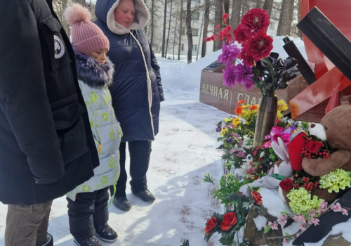 Колымчане скорбят по жертвам теракта